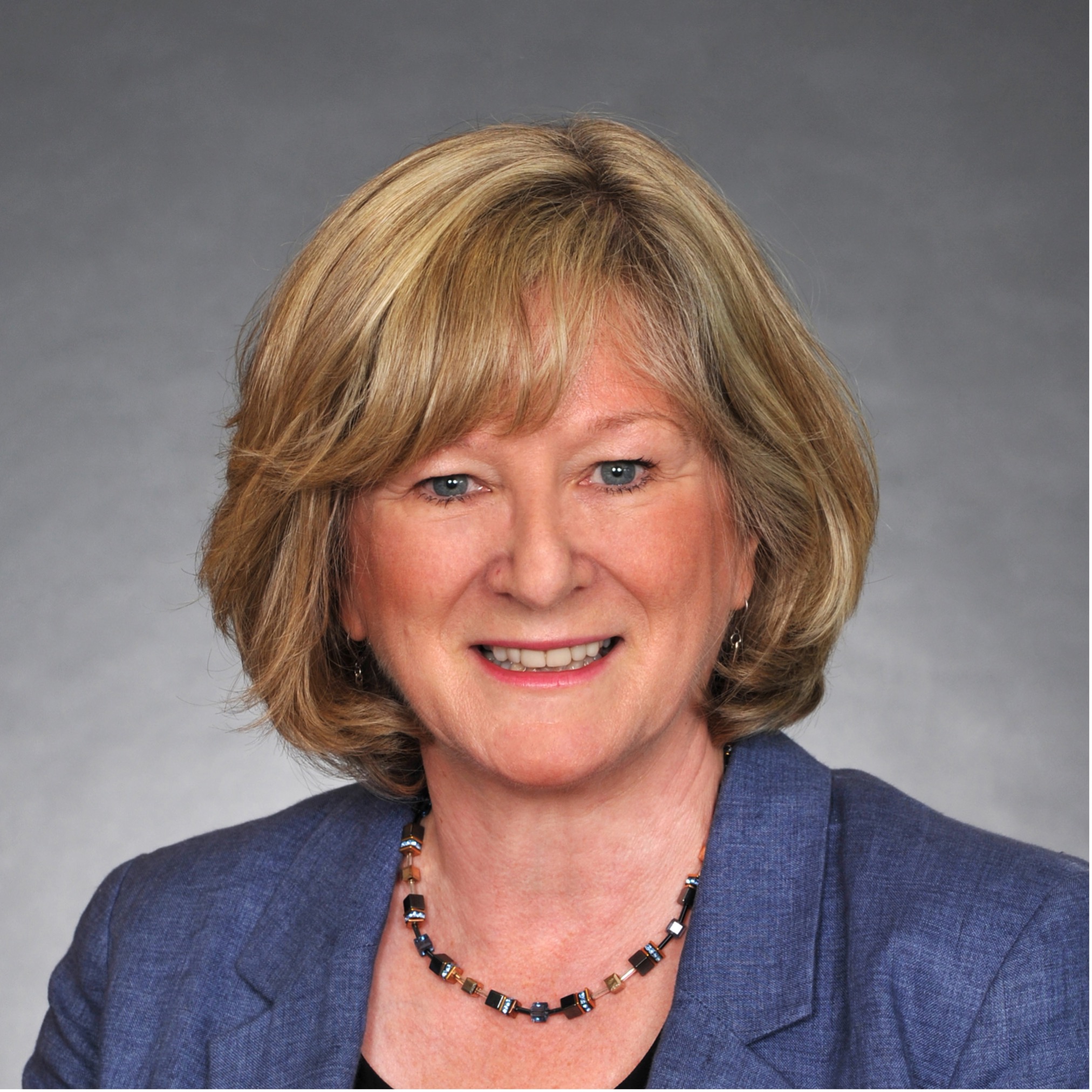 Dr. Carmen Dionne
