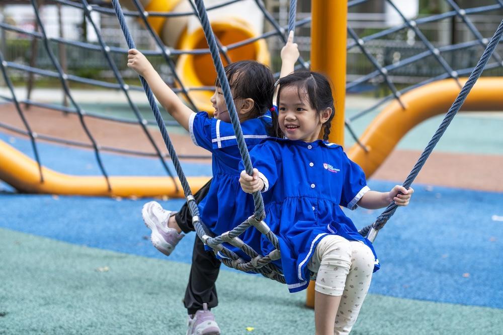 kids play