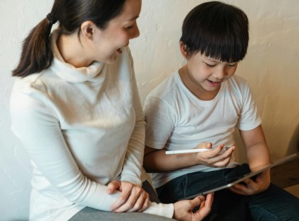 mom-teaching