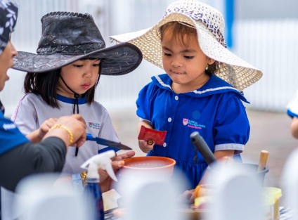 kids learning gardening